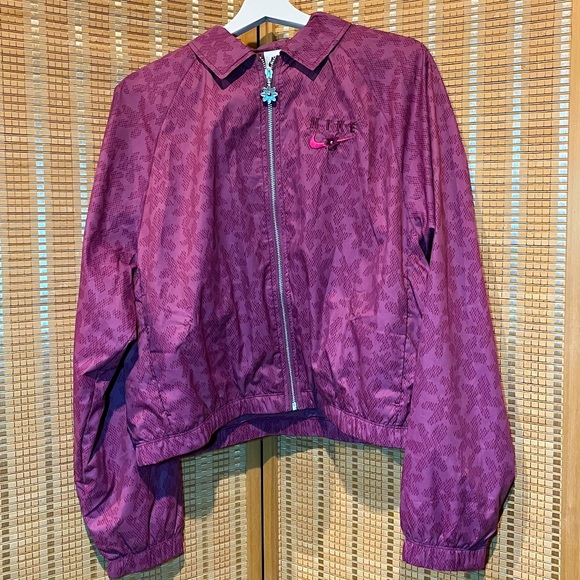 NWT Nike Sportswear Daisy Woven Jacket - Picture 3 of 5